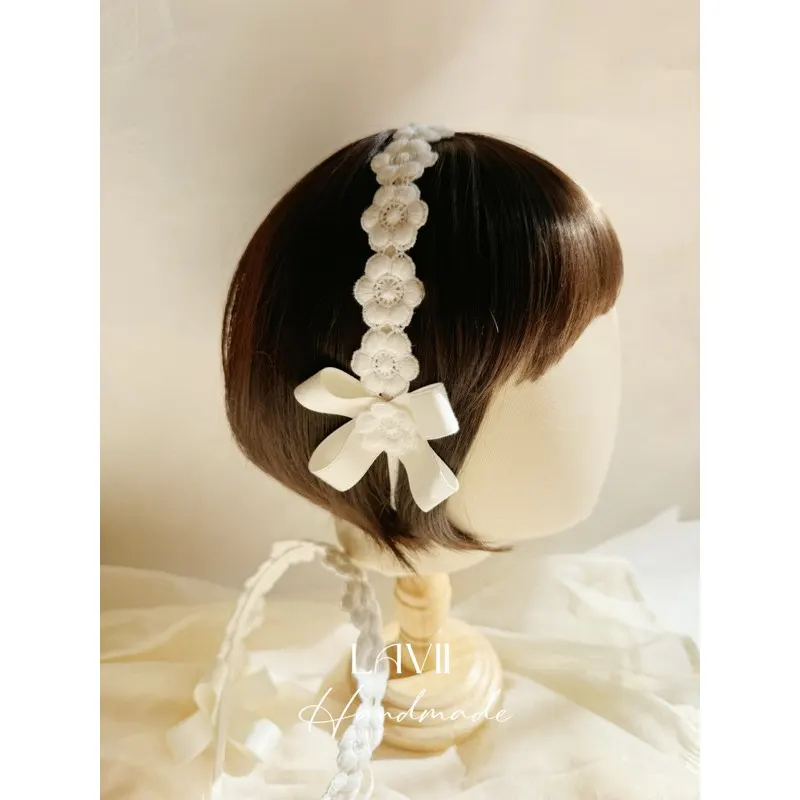 Bờm cài đính hoa trắng cho bé by Lavii handmade – Lavii Handmade