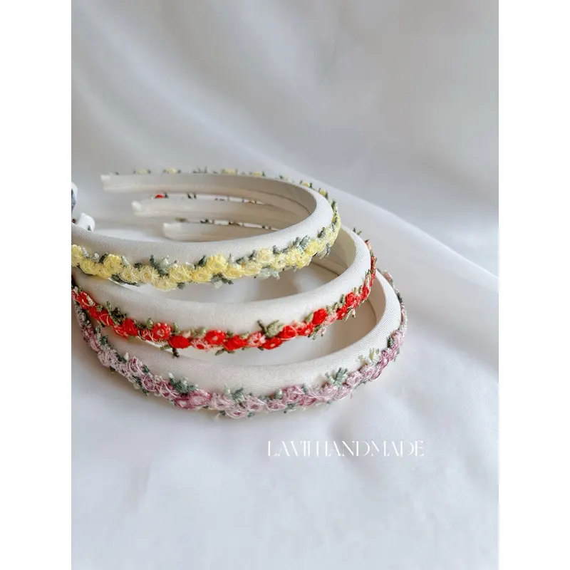 Cài hoa thêu đơn giản cho bé. Lavii handmade – Lavii Handmade