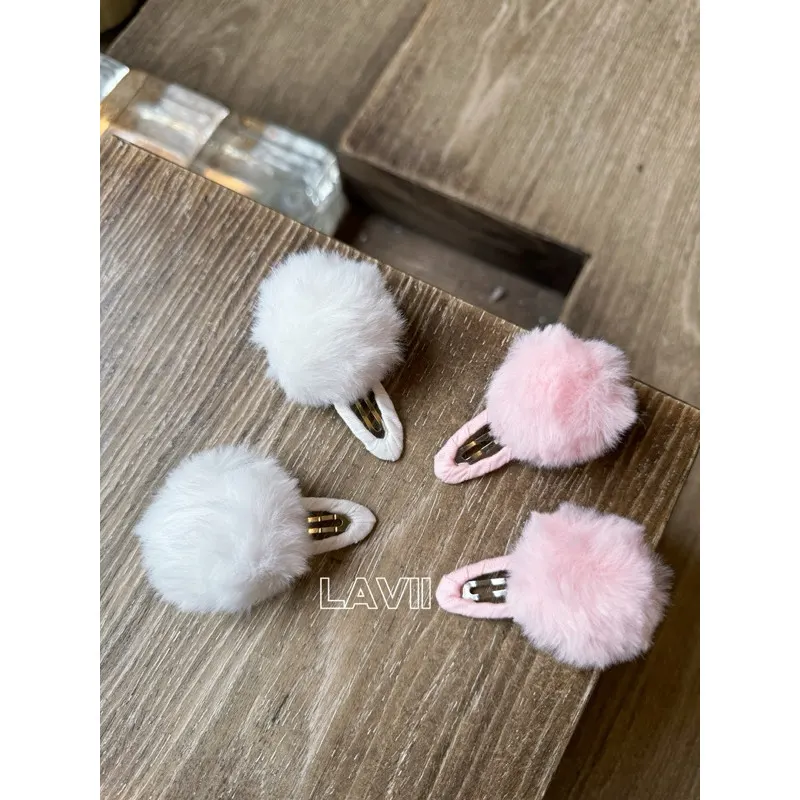 Kẹp cục bông lông thỏ 1 chiếc. Lavii handmade – Lavii Handmade