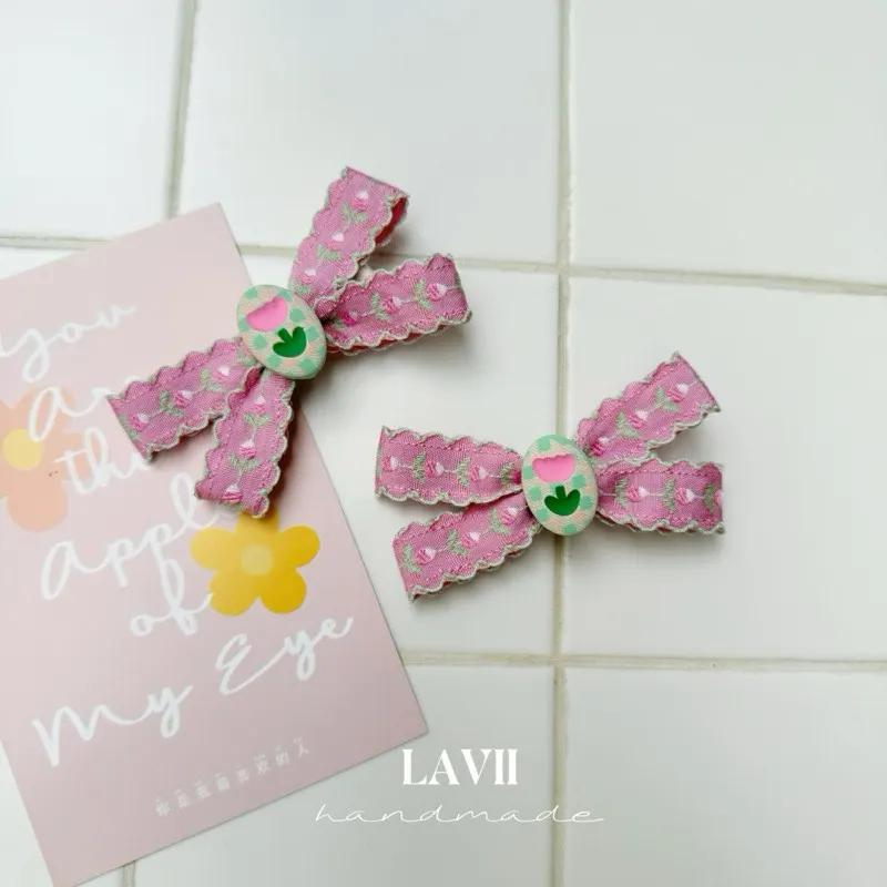 Kẹp nơ hồng đính charm cho bé by Lavii Handmade – Lavii Handmade