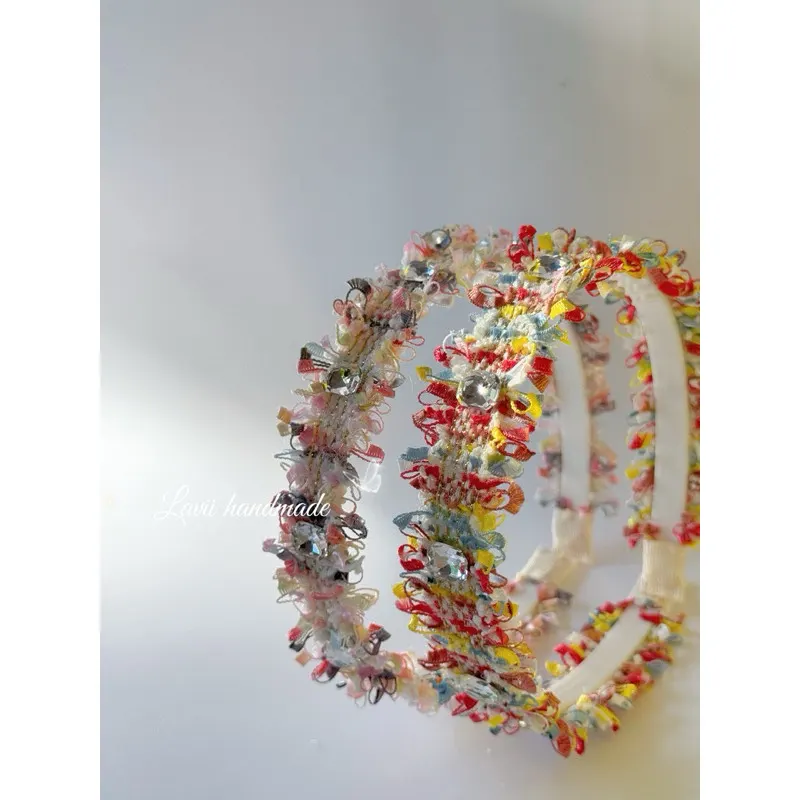 Lavii. Bờm hoạ tiết nhiều màu đính đá vuông lấp lánh – Lavii Handmade
