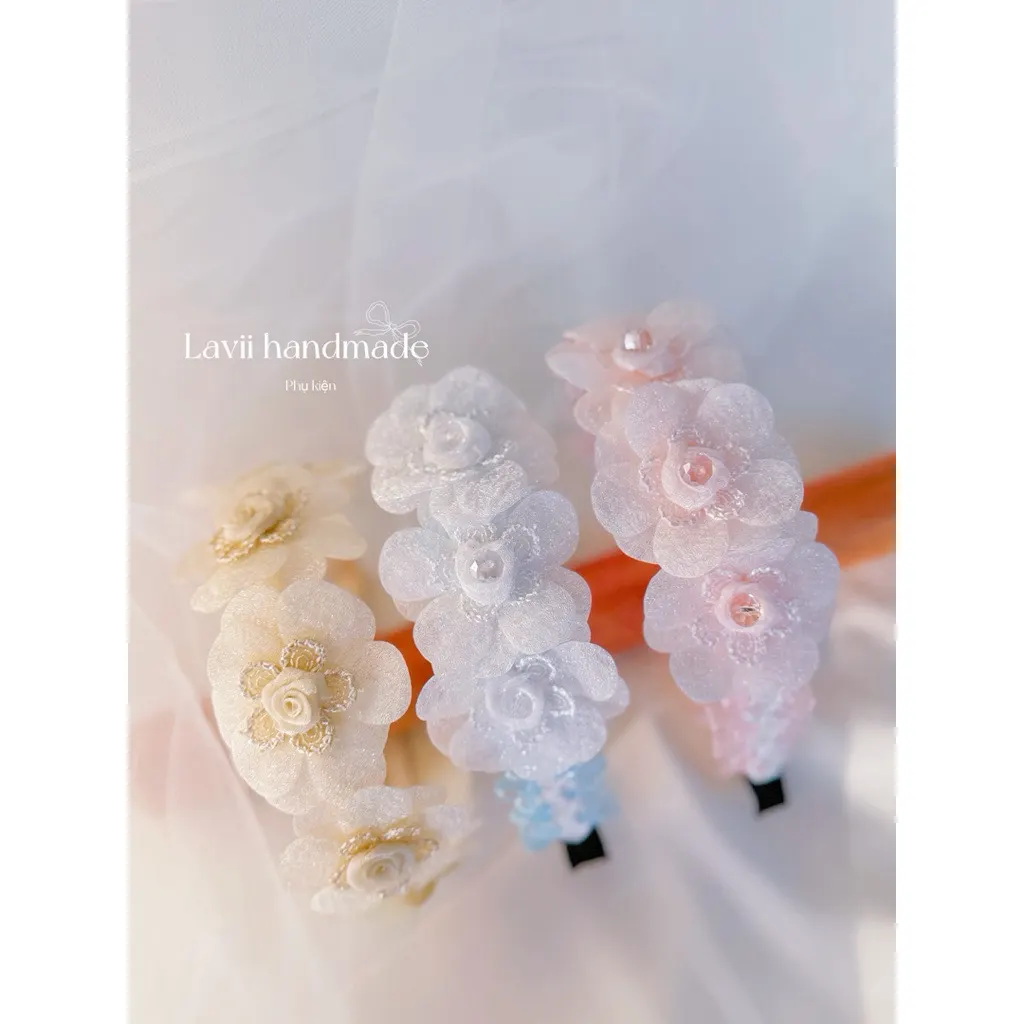 Lavii. Bờm hoa voan xốp xinh iu (Hoa be khác mẫu xanh, hồng) – Lavii Handmade