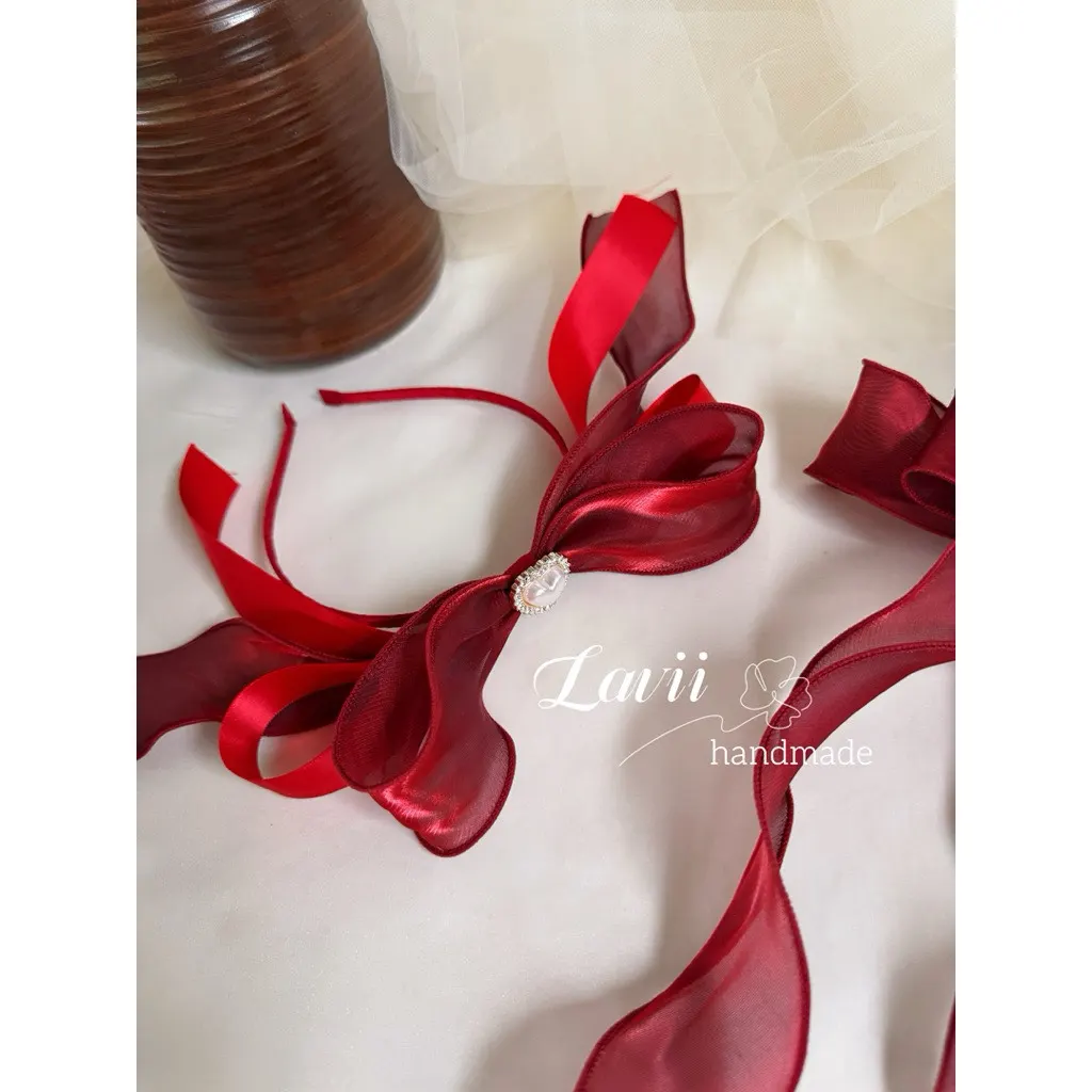 Lavii. Bờm tóc nơ đỏ đô đính tim – Lavii Handmade