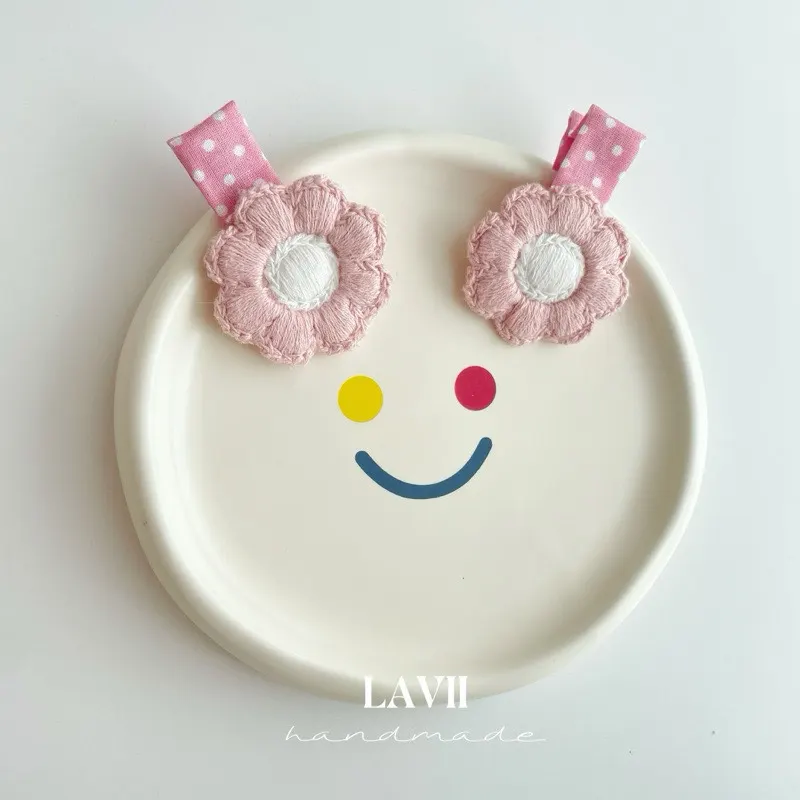 Set kẹp hoa thêu nổi cho bé by Lavii Handmade – Lavii Handmade